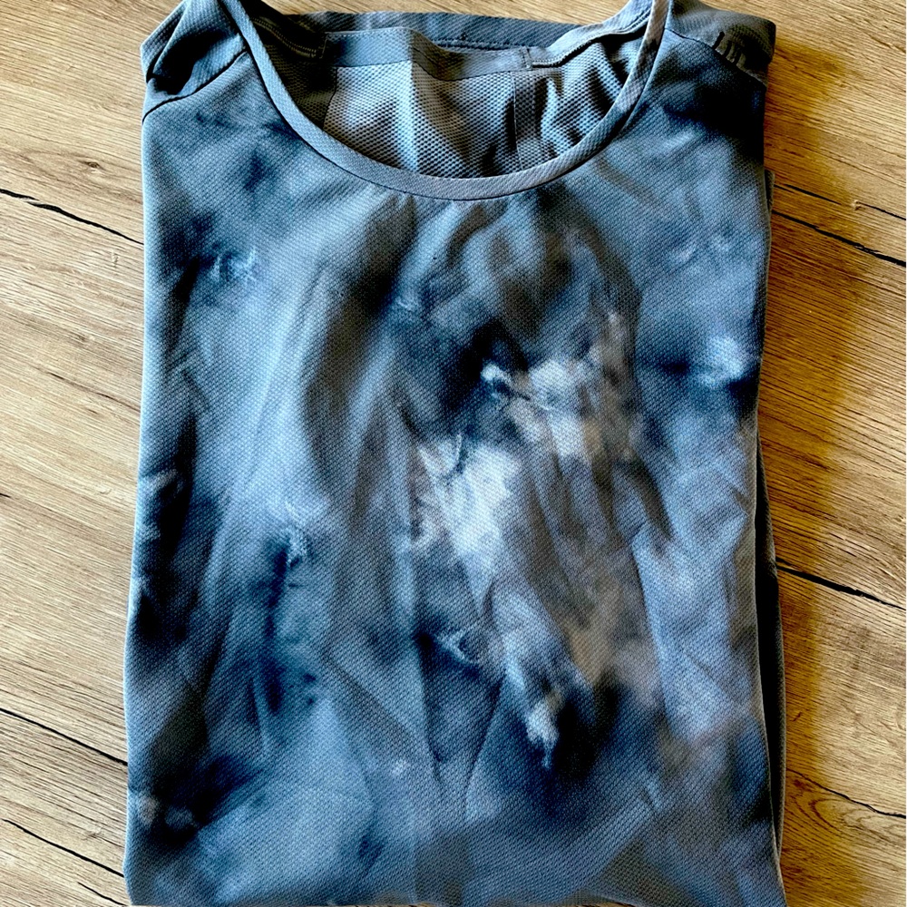 Lululemon tye-die relaxed fit tee shirt
